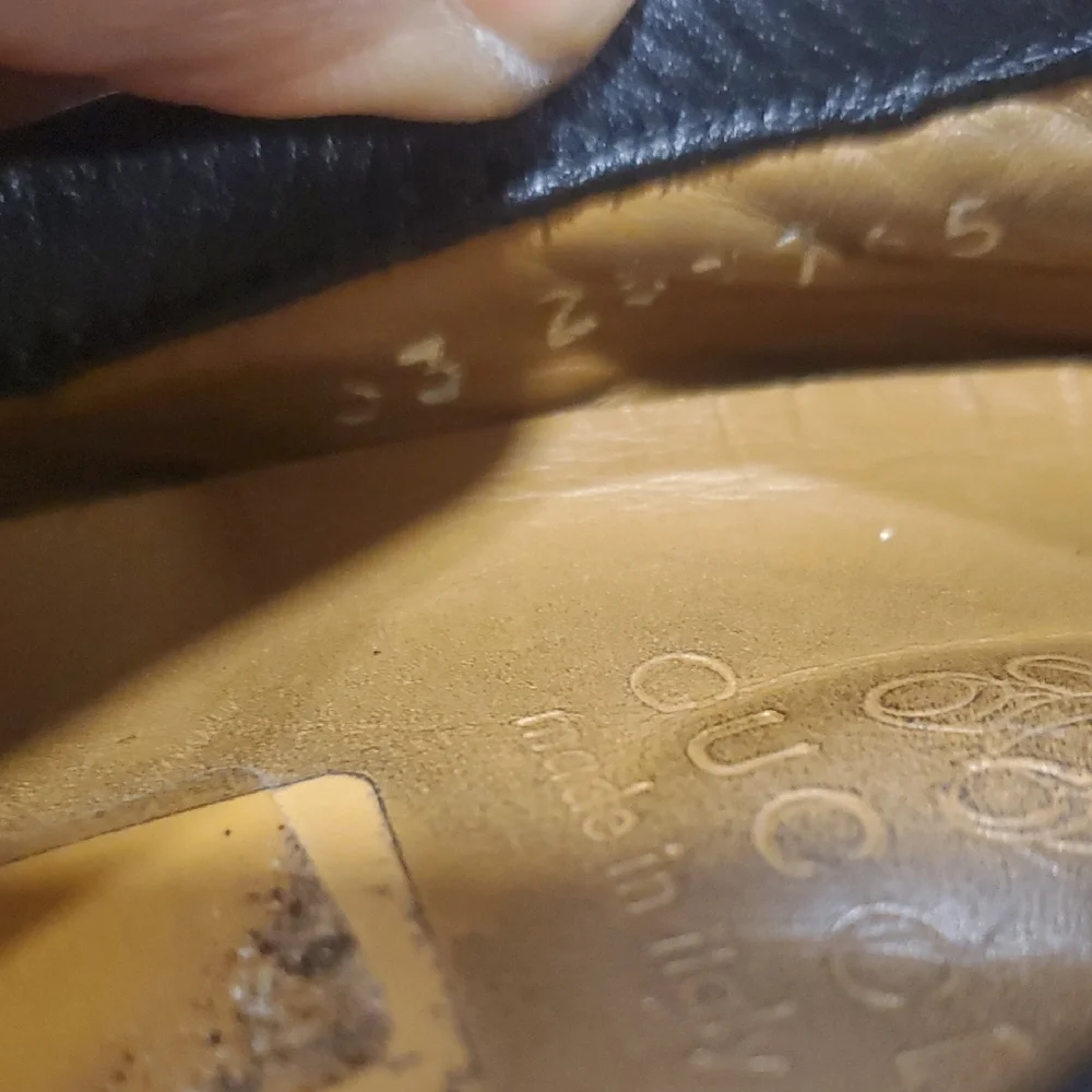 Gucci Black Leather Moccasins with Silver Detail - Picture 9 of 16